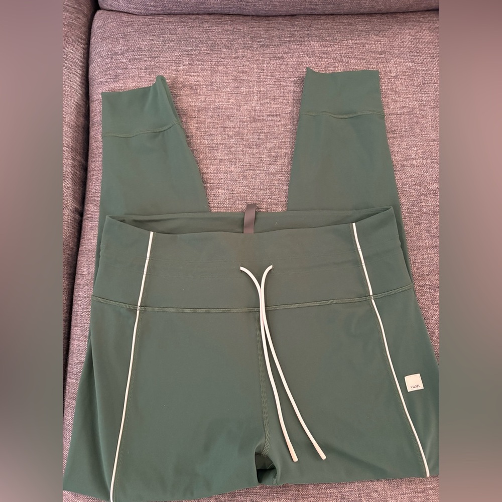 Vuori Olive Leggings